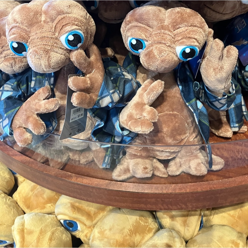 Drunk ET plushy collector